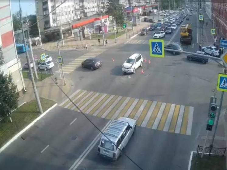 В Белгороде на перекрестке проспект Славы – Белгородского полка случилось два ДТП