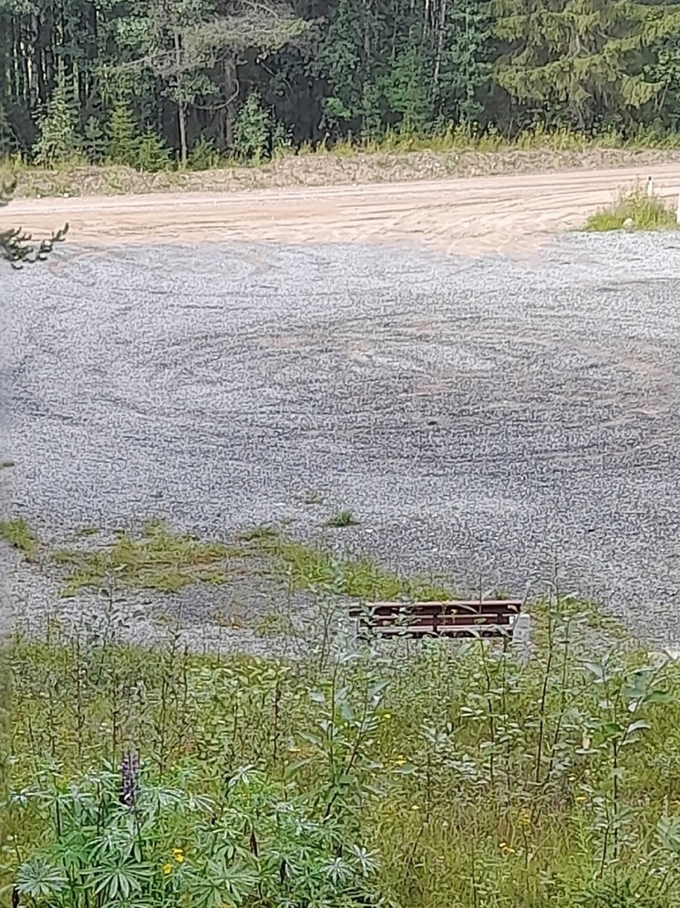 Дрифтеры взлохматили землю в деревне Карелии