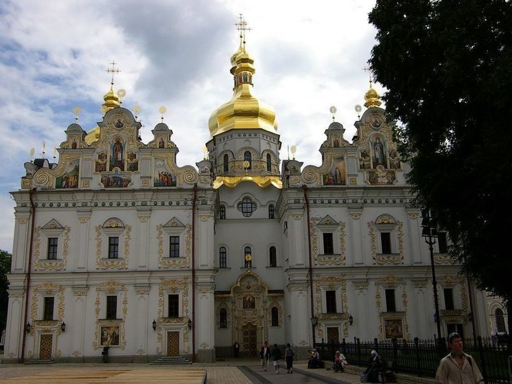 Решение суда в Киеве открыло путь к выселению монахов из Киево-Печерской лавры
