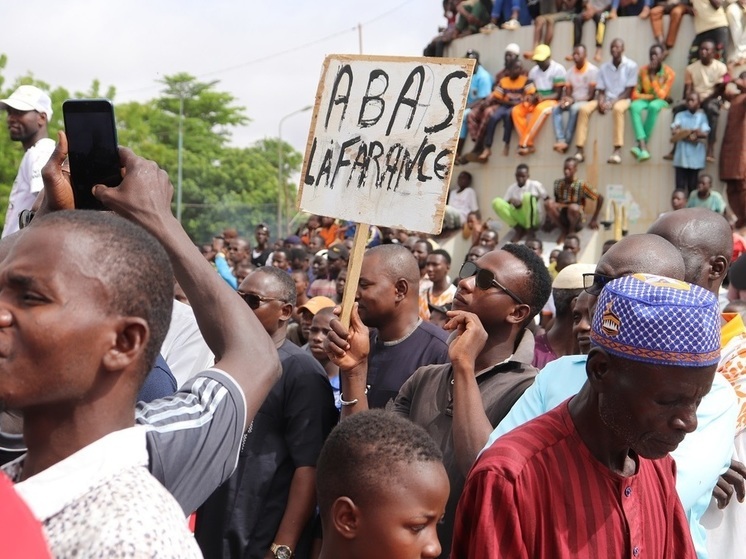 Мятежники в Нигере пригрозили убить президента Базума в случае интервенции США