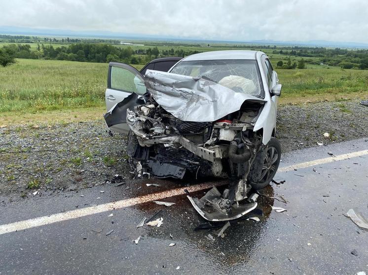 Фура смяла Toyota Allion в Забайкалье – один человек погиб