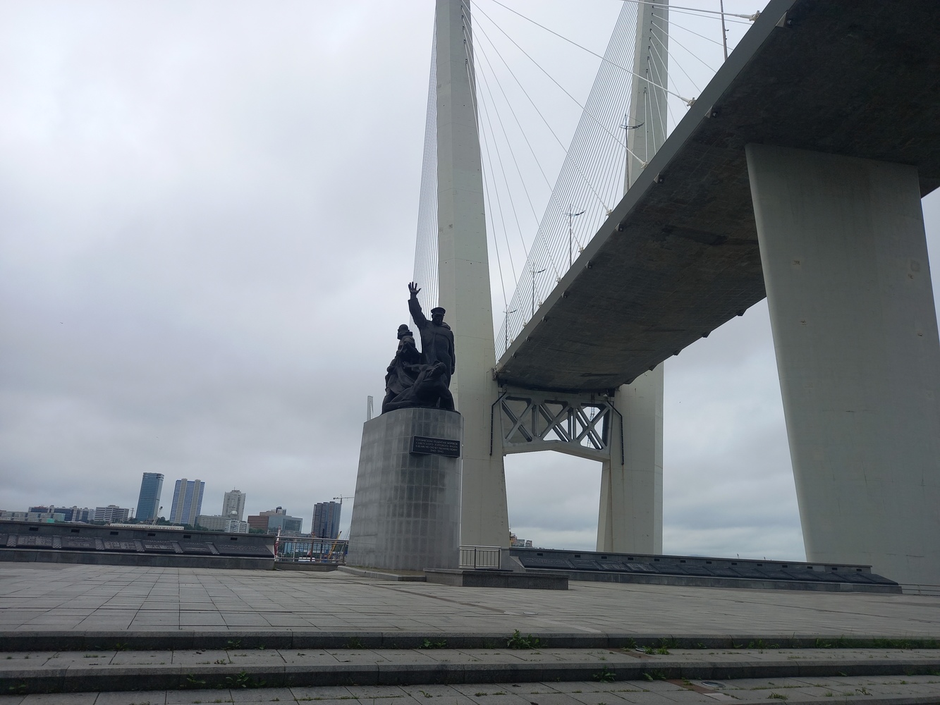 11 лет исполнилось Золотому мосту во Владивостоке