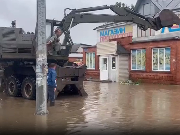 Военные помогают Приморью ликвидировать последствия тайфуна