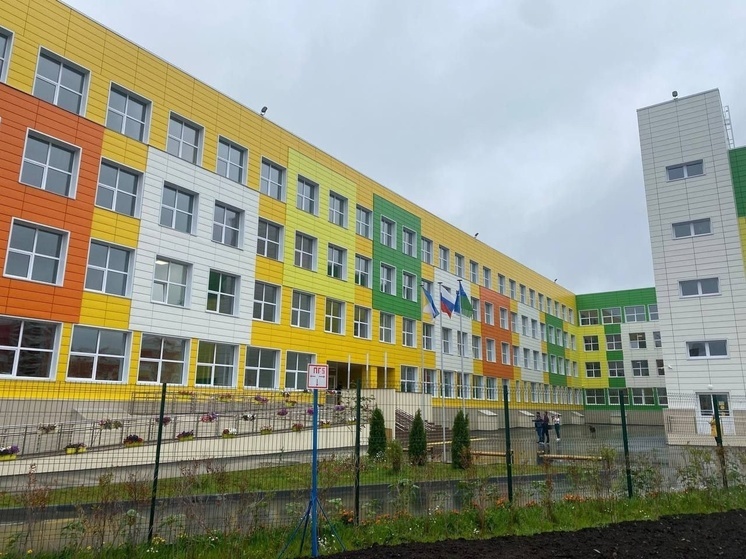 В Нижневартовске прошла общественная приемка «зеленой школы»