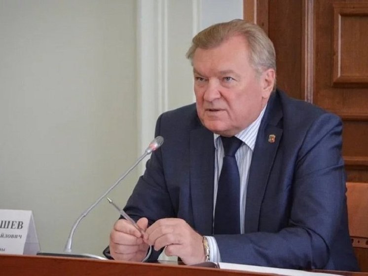 Суд оставил Владимира Арцыбашева под домашним арестом до 19 ноября