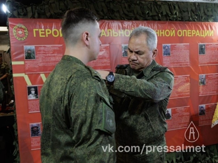 Министр Обороны наградил бойца из Альметьевска орденом Мужества