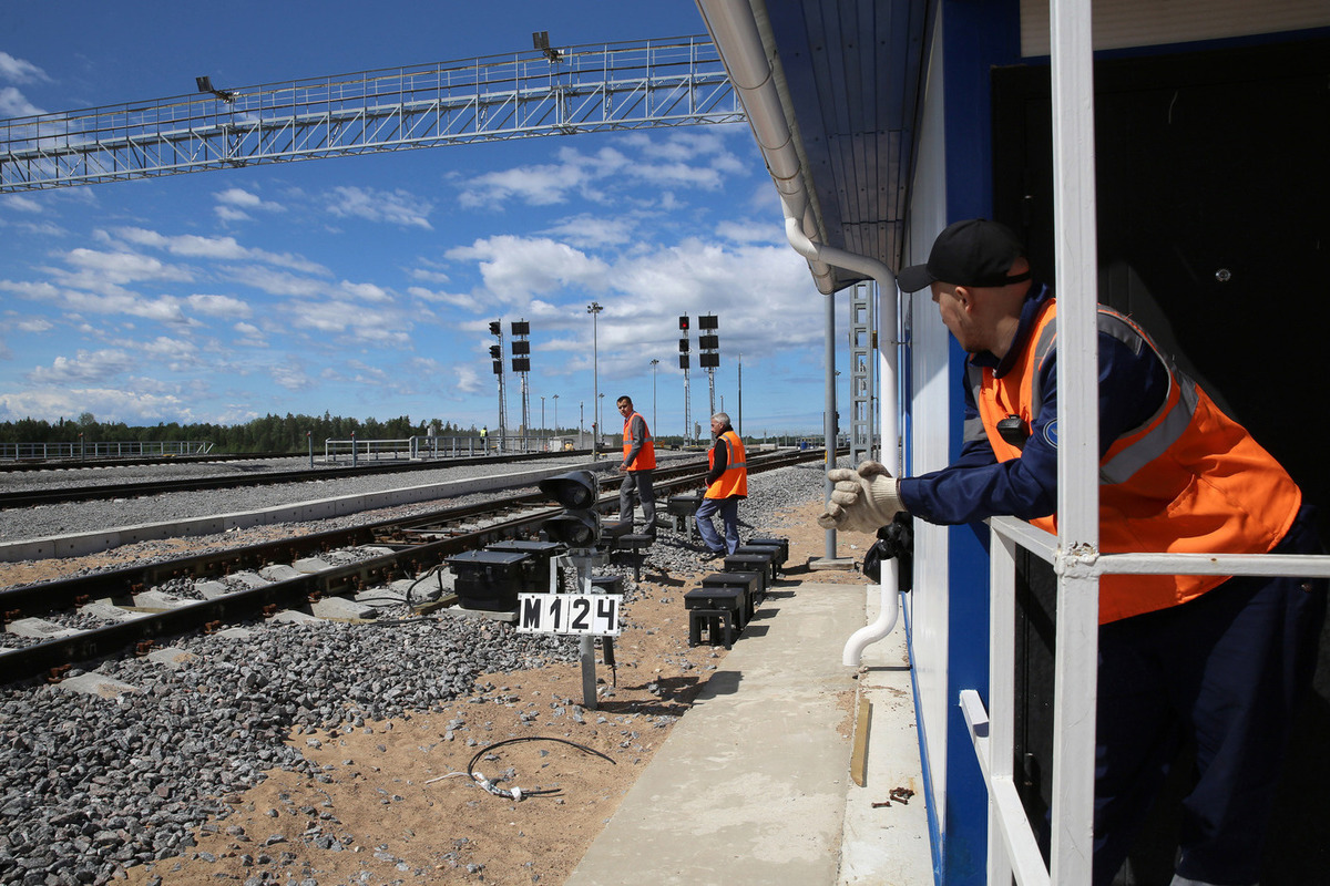 Подобрать персонал для железных дорог поможет голосовой робот МегаФона