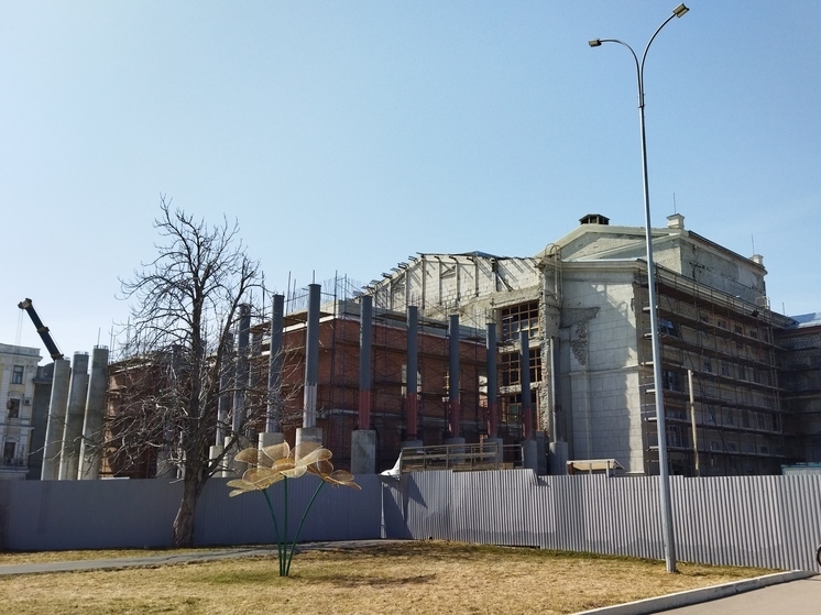 В Саратове подрядчики срывают сроки реконструкции театра оперы и балета