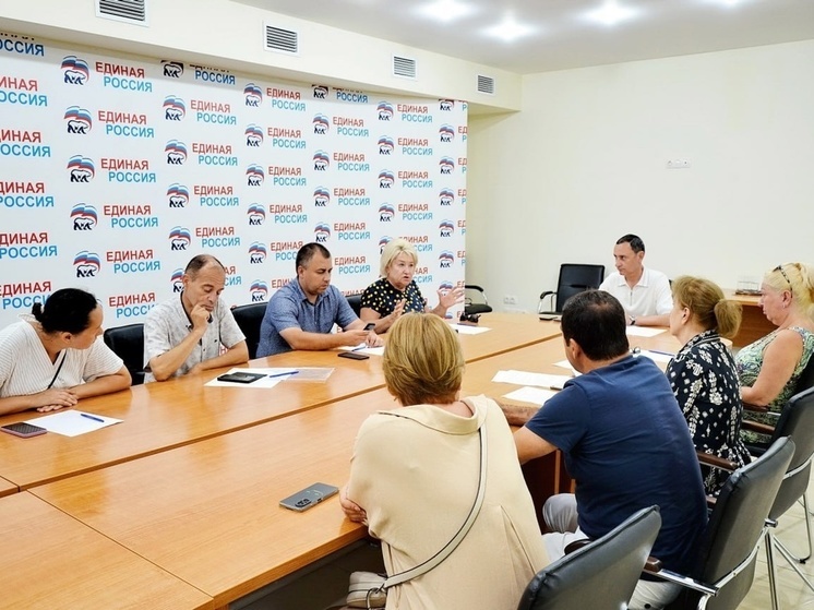 Виктор Тепляков провёл первый приём граждан с новым ТОС «Солнечный» в Сочи