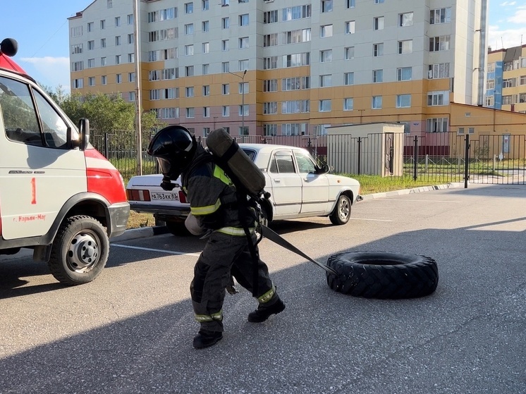Огнеборцы в НАО увлеклись пожарным кроссфитом