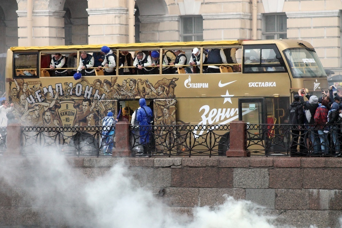 Два петербургских суда не оштрафовали «Зенит» за парад чемпионов