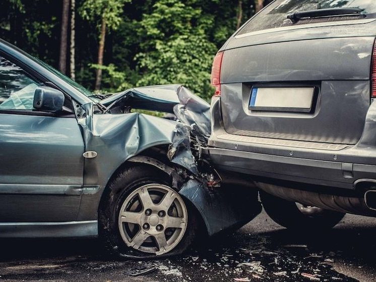 В Красноярске на правобережье произошло тройное ДТП из-за пьяного автомобилиста