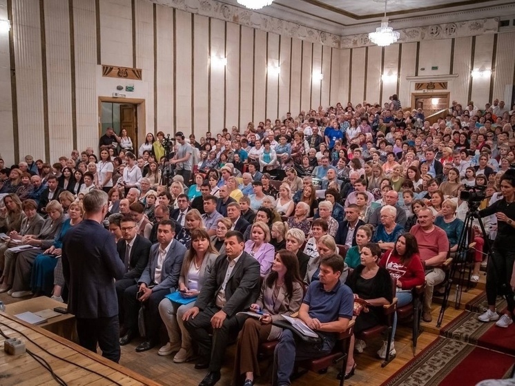 Глава региона обсудил с жителями Вяземского района местные проблемы