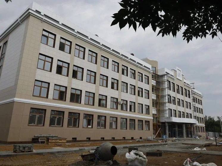 Почему в Астраханской области подрядчики срывают сроки сдачи школ и детских садов