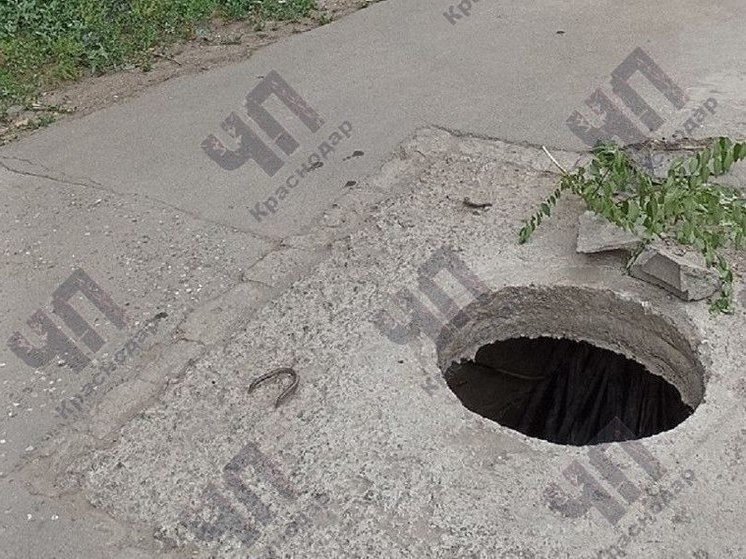 Соцсети: на Кубани двое мужчин погибли в канализационном колодце