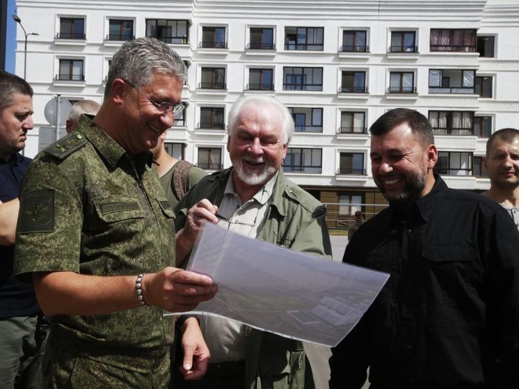 В Мариуполе построили школу и возводят нахимовку