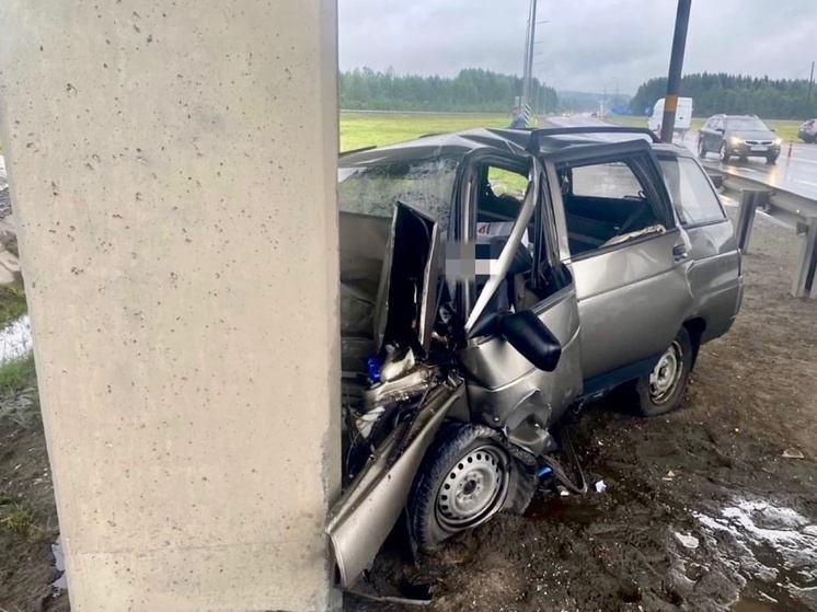 Появились фото с места смертельного ДТП под Петрозаводском