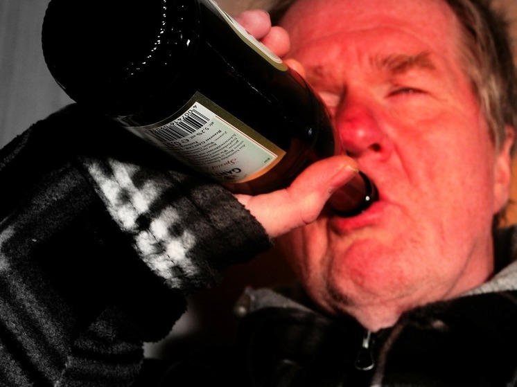 Смолянин успел употребить украденные виски и мясо до прихода полиции