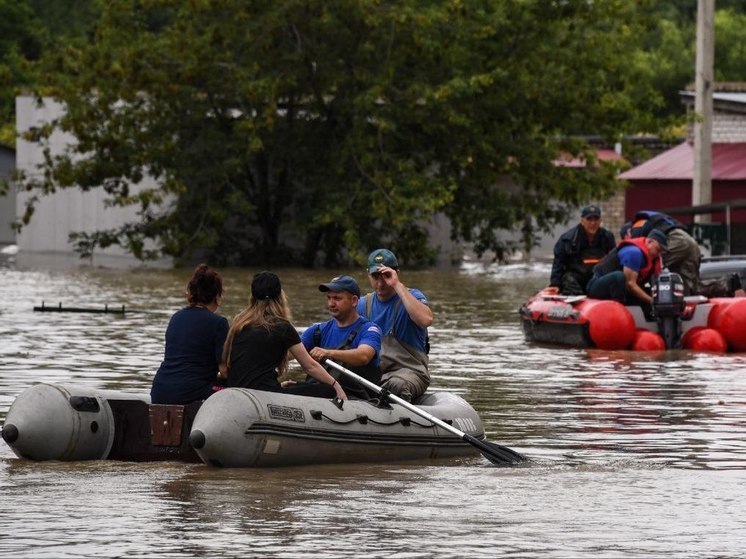 МЧС: в Приморье из-за наводнений эвакуированы более двух тысяч человек