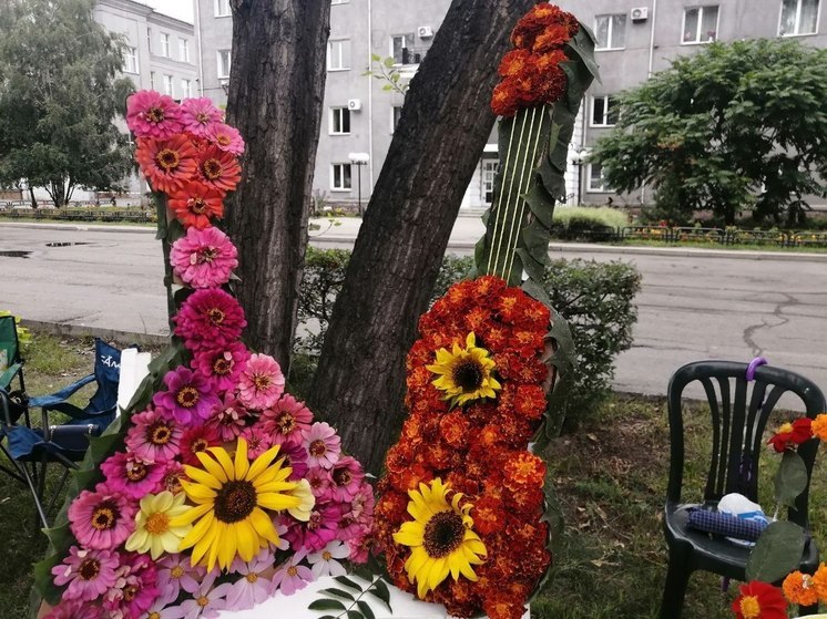 Масштабная выставка цветов открылась в центре Абакана