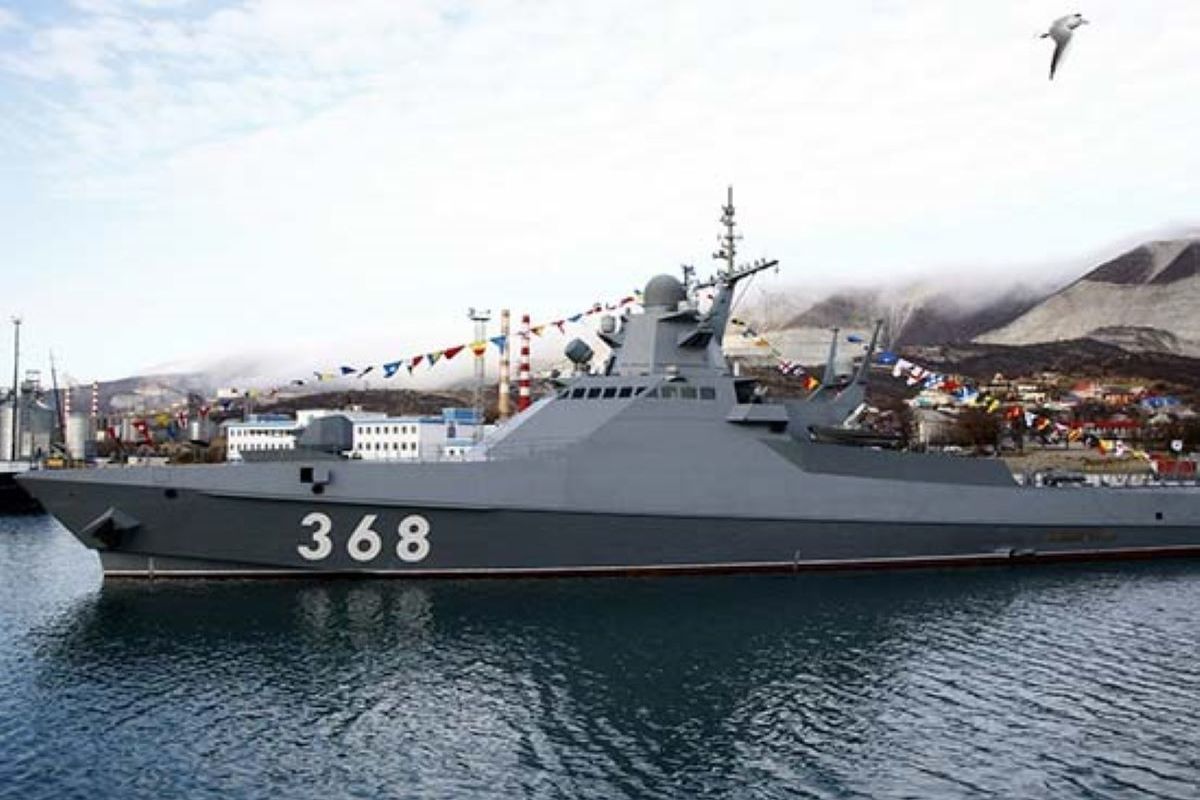 Российские военные открыли предупредительный огонь по сухогрузу в Черном море