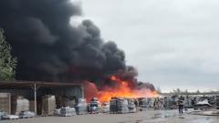 В Раменском загорелся склад с удобрениями: кадры крупного пожара