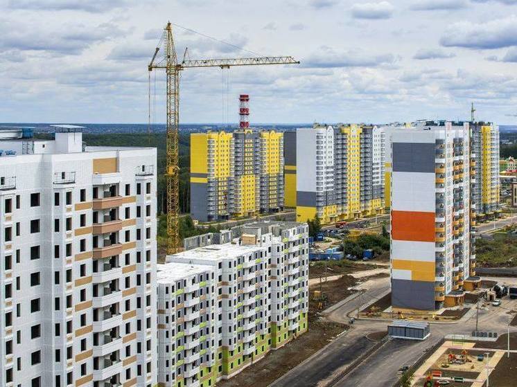 Мэрия Курска поздравила строителей с профессиональным праздником
