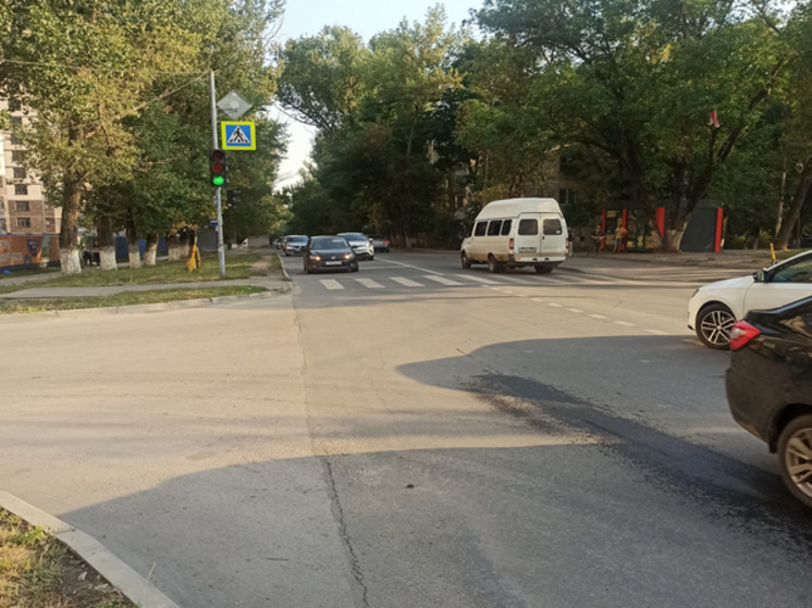 В Ростове жители просят расширить дорогу до двух полос в Октябрьском районе
