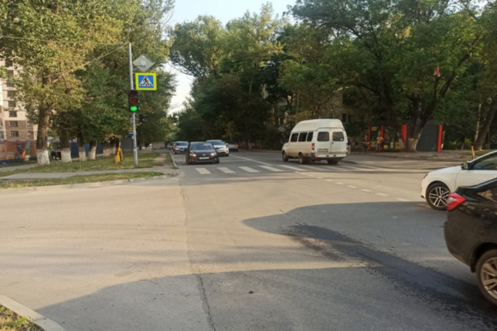 В Ростове жители просят расширить дорогу до двух полос в Октябрьском районе