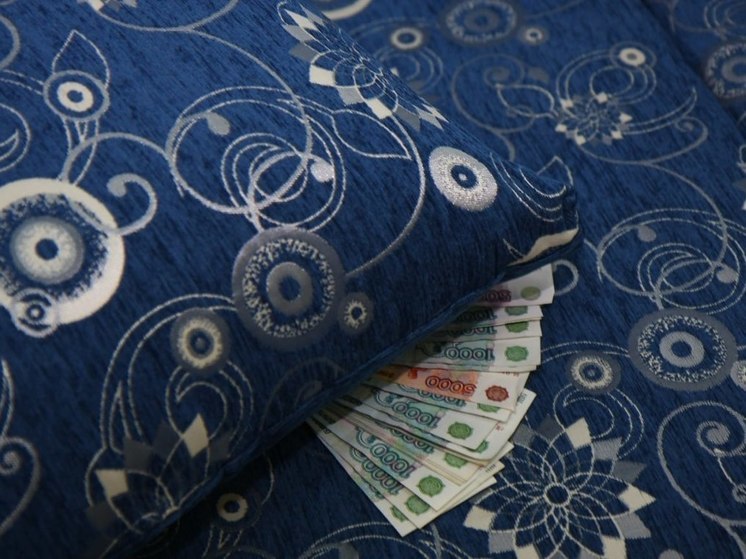 Нетрезвый житель Хакасии украл деньги из-под подушки