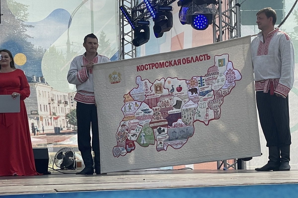 Карта Костромской области, вышитая местными мастерицами, будет показана на всероссийском фестивале