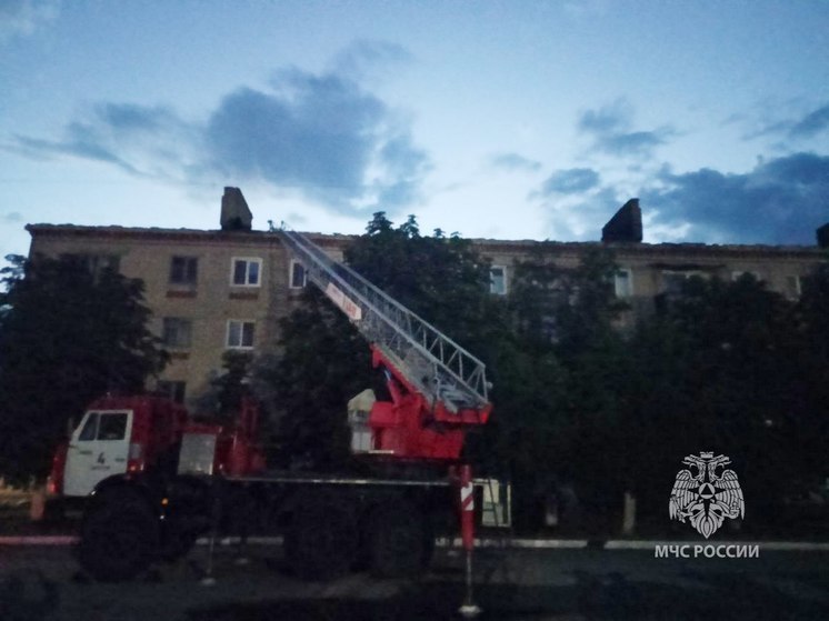 В Степном горела четырехэтажка на площади