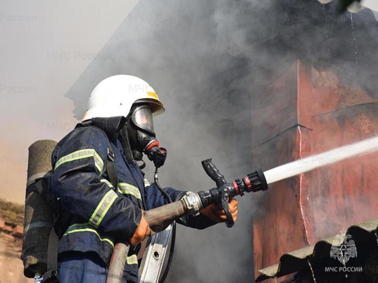 В брянском селе Медведи произошел пожар в жилом доме