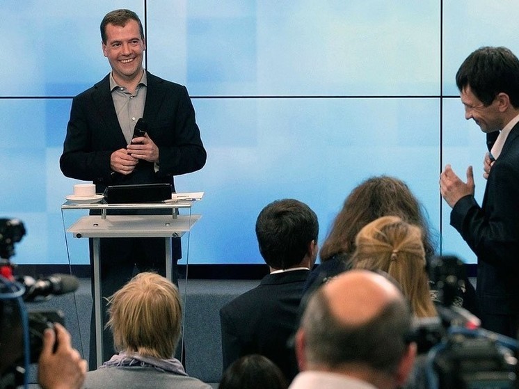 Медведев рассказал анекдот о вступлении Финляндии в НАТО