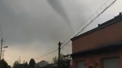 Мощный торнадо на востоке Китая попал на видео