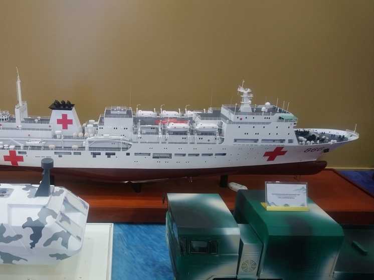 Дроны, боеприпасы и медицинские корабли