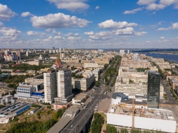В Волгограде обновляют поврежденный вандалами памятник