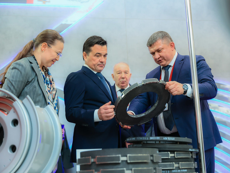 Андрей Воробьёв посетил форум «Армия-2023» в КВЦ «Патриот»