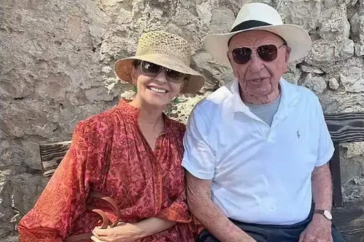 Dasha Zhukova arranged an affair of billionaire Rupert Murdoch with her mother