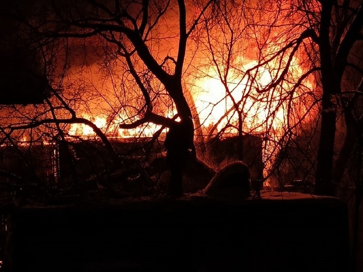 «Зеркало недели»: одно из днепропетровских предприятий загорелось после удара