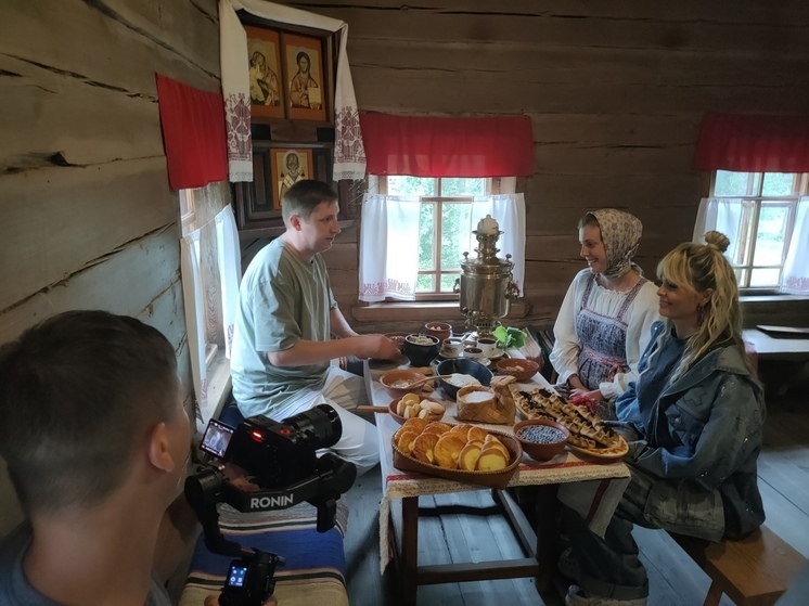 Мария Горбань и Алексей Кривеня сняли эпизод шоу о путешествиях в «Малых Корелах»