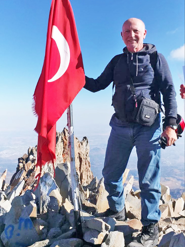 Чтобы путешествовать по России, Ремзи Карабаг из Турции выучил русский язык