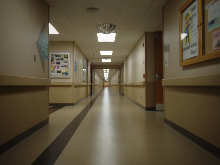 Пьяный житель Петрозаводска устроил дебош в больнице