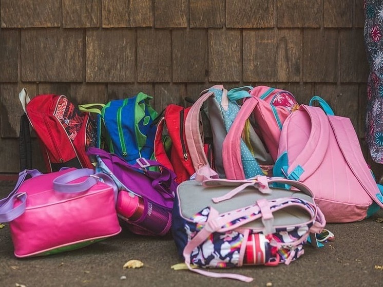 Буряты передали школьникам ДНР портфели к учебному году