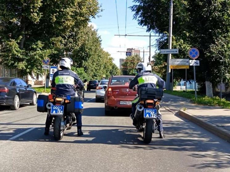 Мотополицейские пресекли на брянских дорогах 25 нарушений за неделю