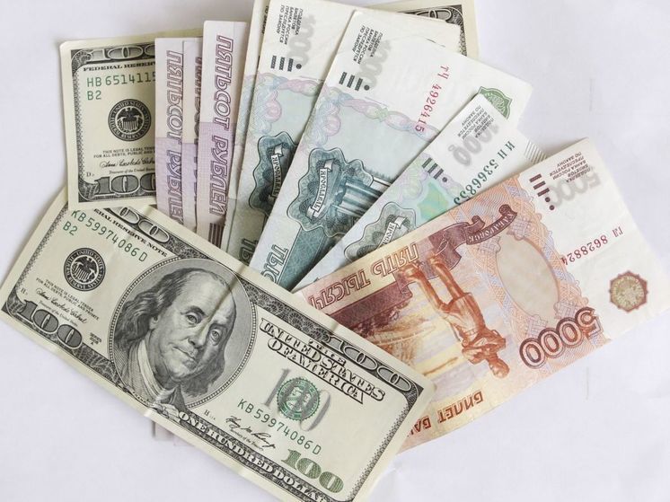 Экспортеров в РФ могут обязать продавать 90% валютной выручки
