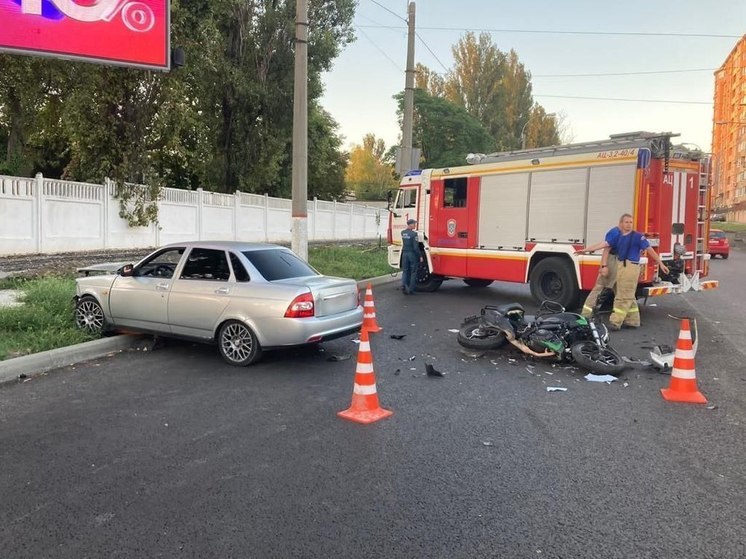 Легковушка сбила мотоцикл в центре Симферополя