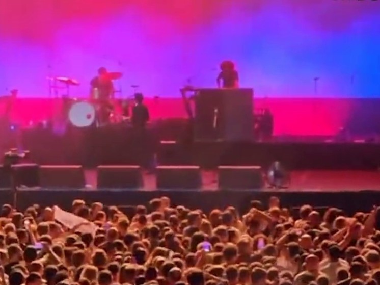 Фанаты сорвали концерт The Killers в Батуми из-за российского барабанщика