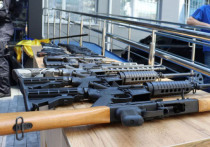 Национальная полиция Украины получила новое стрелковое вооружение — 101 «ствол», изъятый у гангстеров Майами