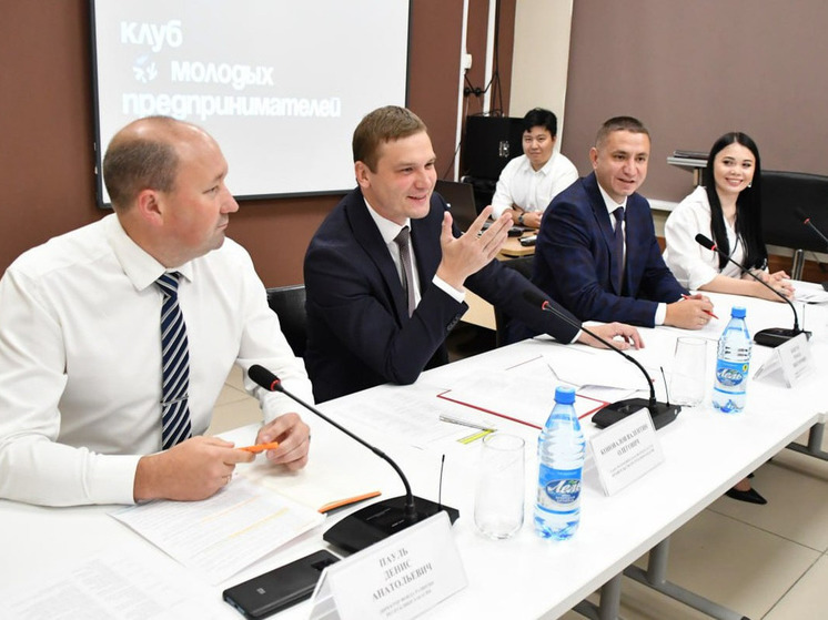 Глава Хакасии принял участие в съезде молодых предпринимателей
